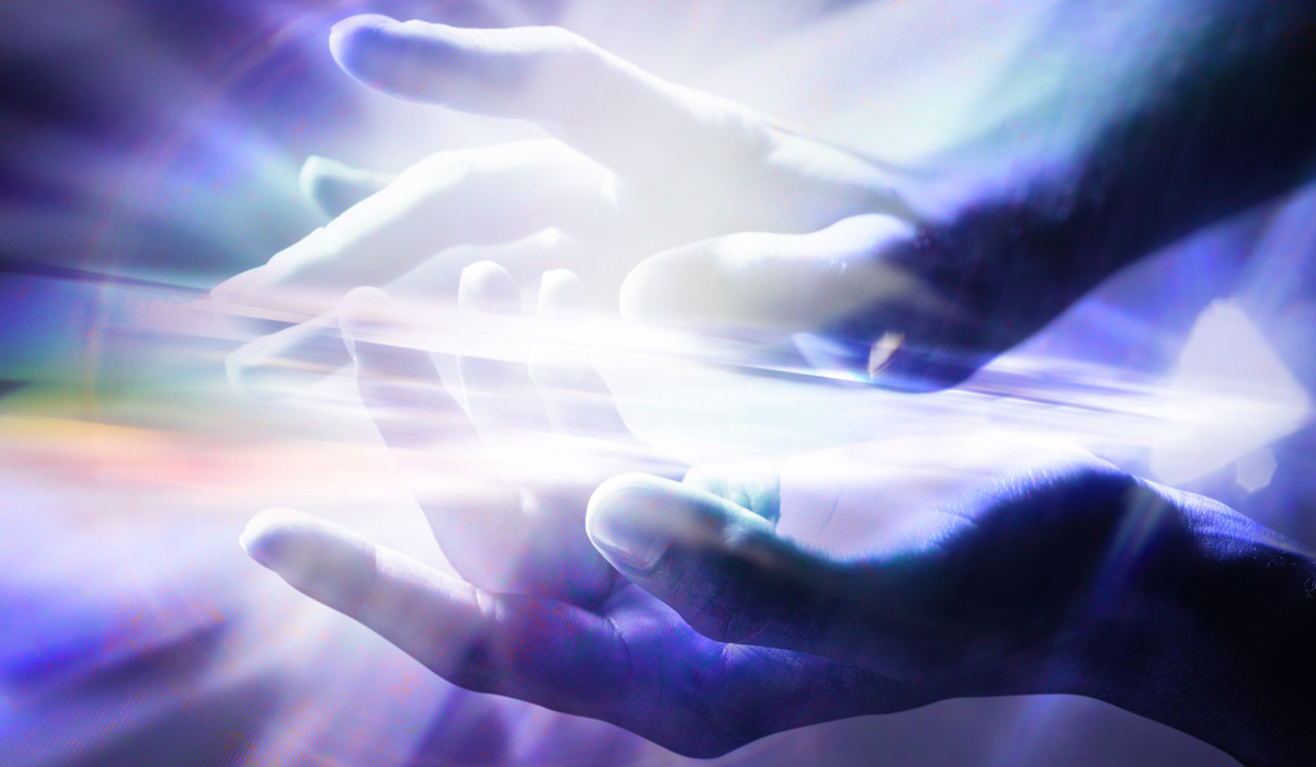 المُعجز الإلهي والخارق البشري