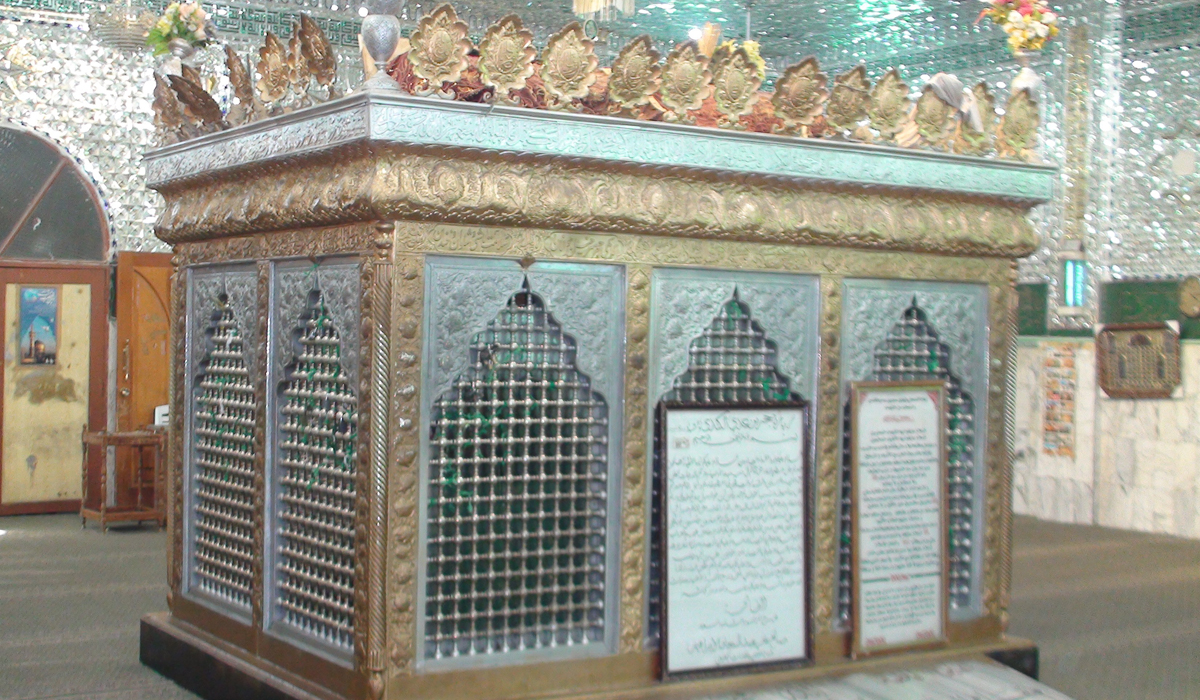 مرقد الصحابي الجليل حجر بن عدي الكندي رضوان الله تعالى عليه