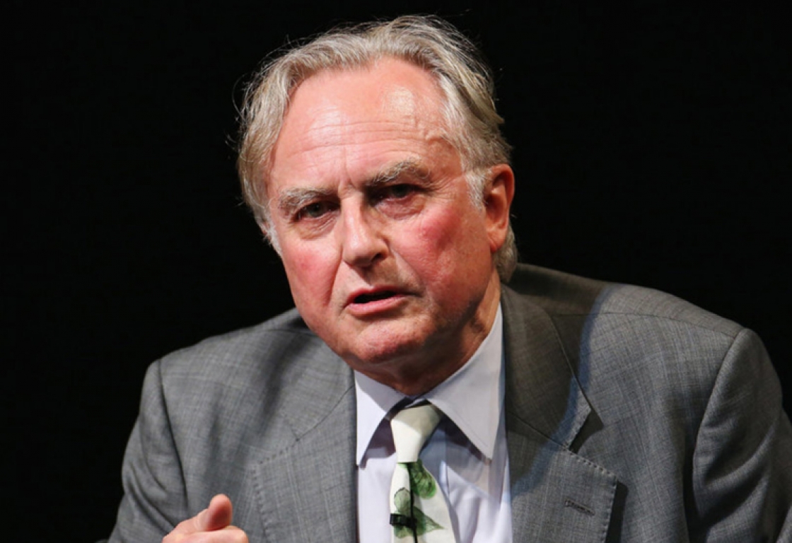 ردّاً على تصريحات "دوكينز" الجديدة.. هذه هي المرأة في نظر الإسلام والمسيحية والإلحاد