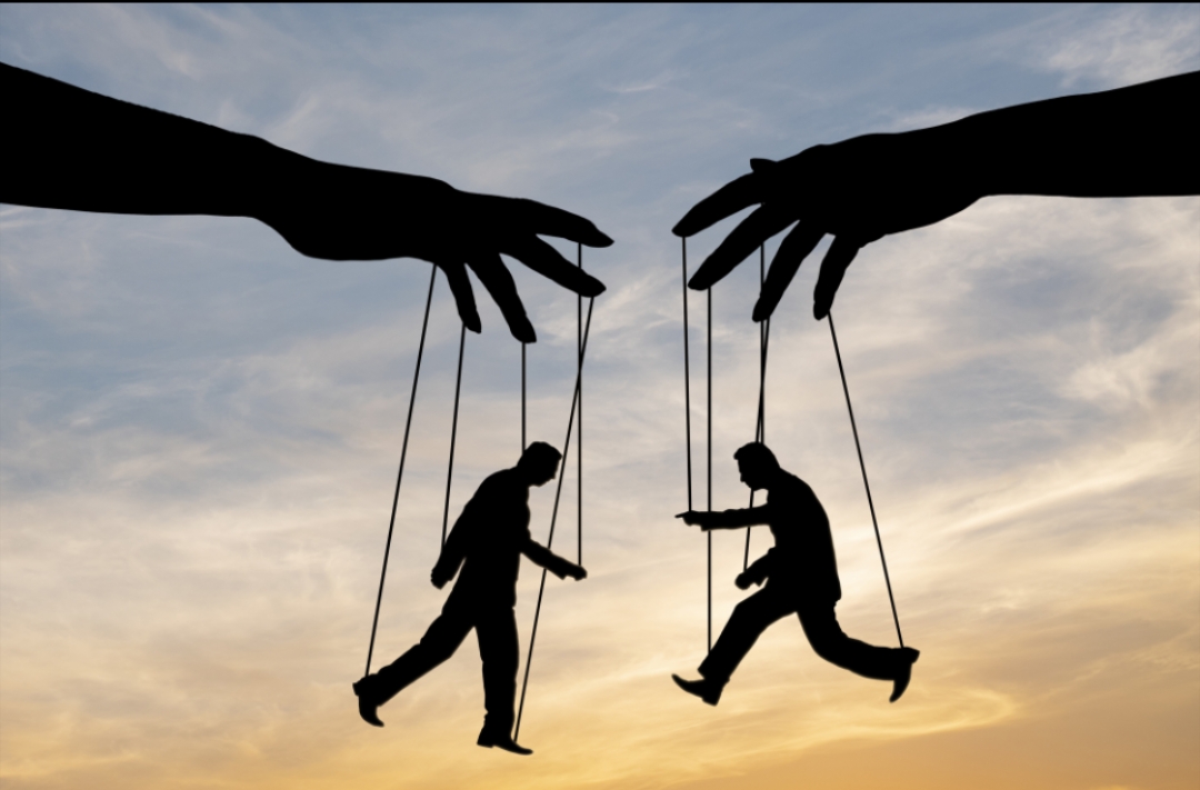 المسلمون وَمِشْيَةُ الغراب!