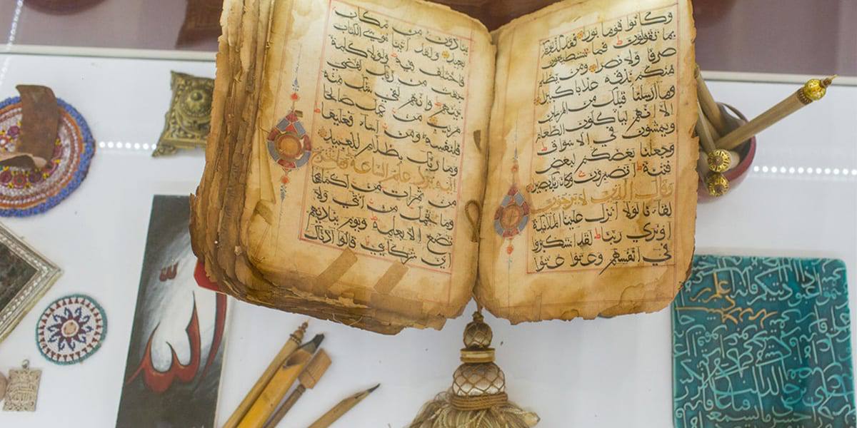 أكذب حتى تصدق نفسك.. شبهة جمع القرآن بعد موت الصحابة الحافظين!