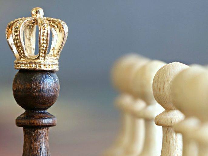 هل المال والسلطة يغيران الإنسان أم يكشفان حقيقته؟