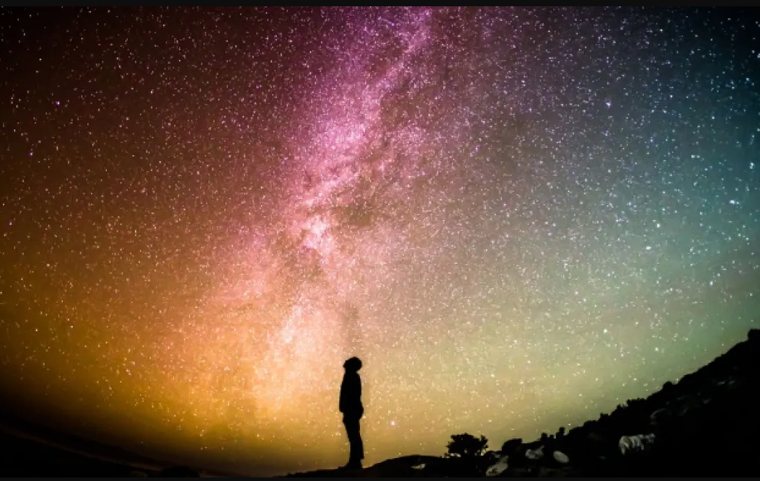 خلق العالم: بين نصوص الإسلام وتأملات الحكماء