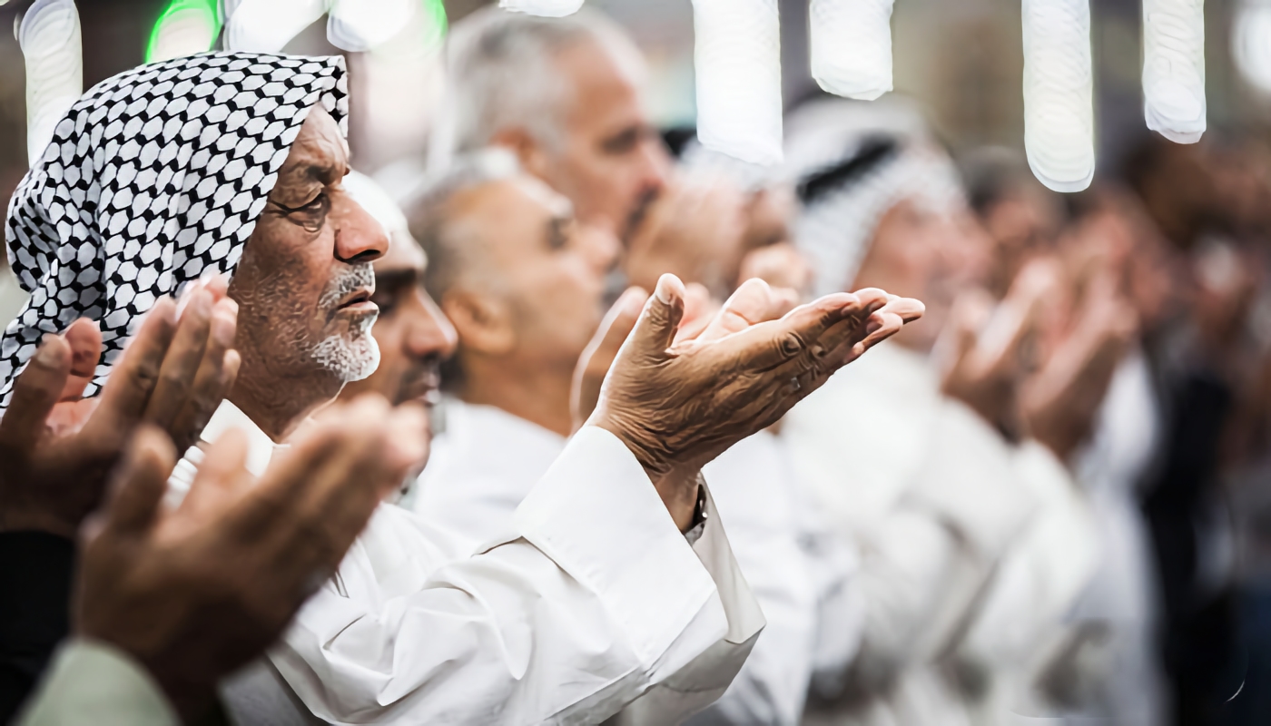 العبادة: الغاية السامية من خلق الإنسان